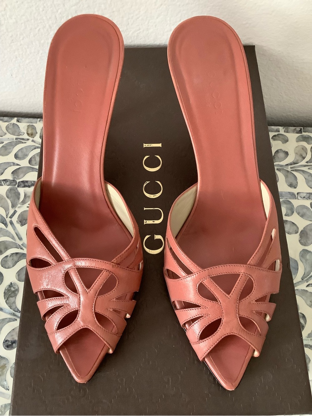 Gucci Coral Leather Pointed-Toe Slide Mules